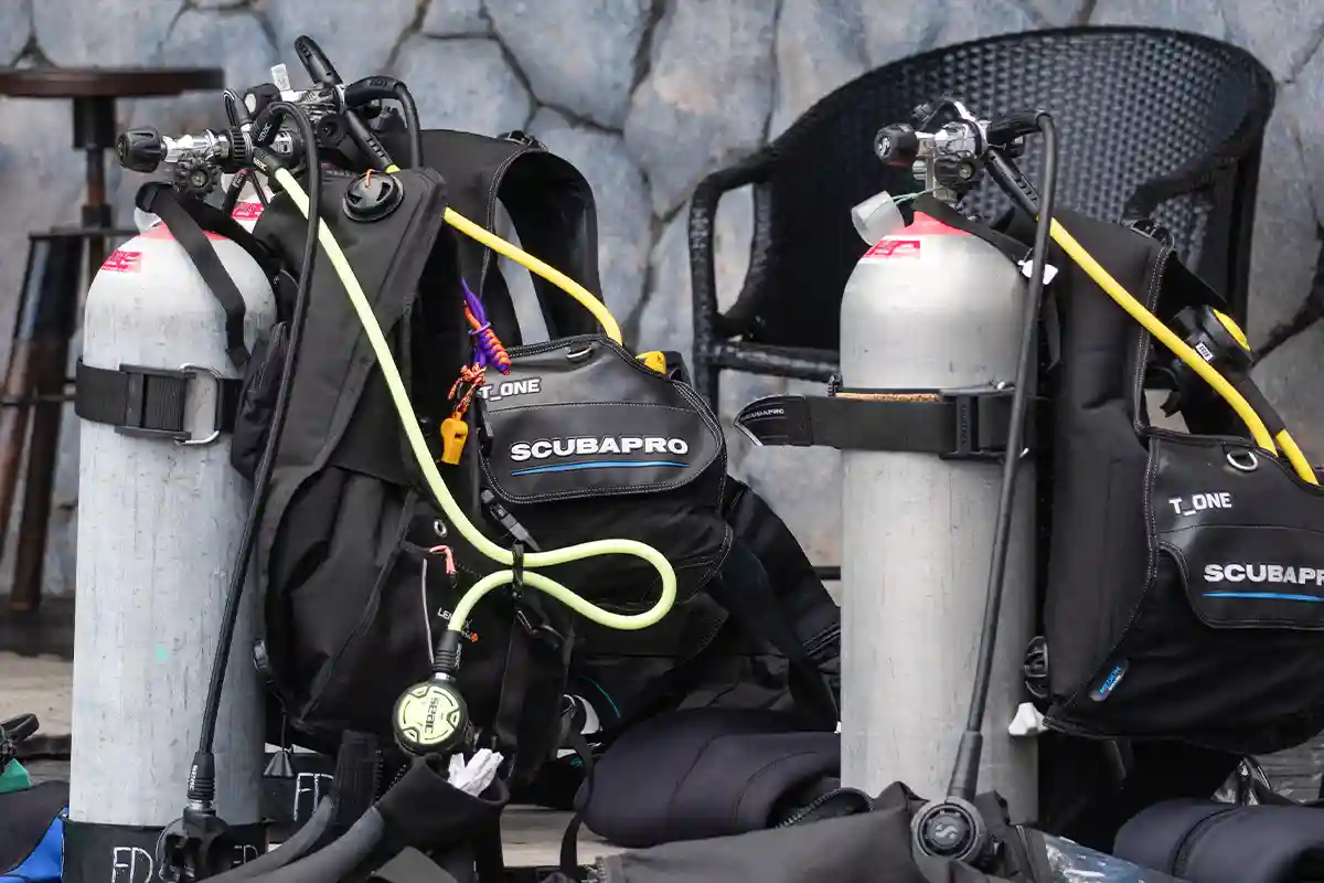 Scuba Refresher Equipment Koh Tao | Flow Divers Scuba diving equipment prepared for a refresher dive with Flow Divers Koh Tao
